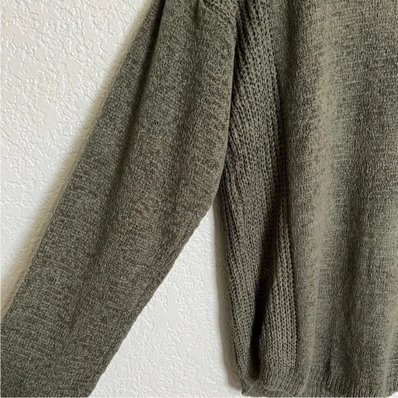 Lulu's Green Sweater - Picture 8 of 9